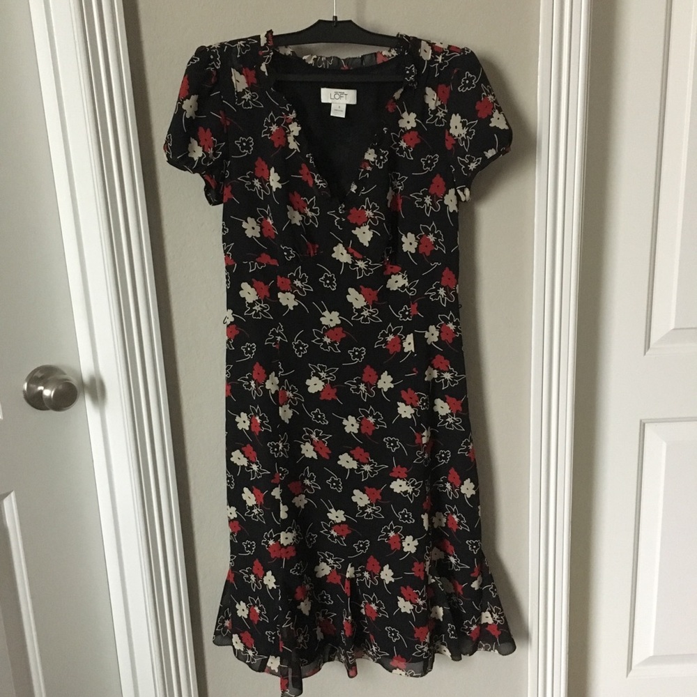 Flowery LOFT Ruffled Floral Red and Black Dress